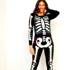 Old Navy Matching Dia de Los Muertos One-Piece
Pajamas for Women size Large